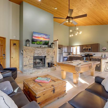 Gatlinburg Mountain Cabin With Hot Tub, Deck And Games Ngoại thất bức ảnh