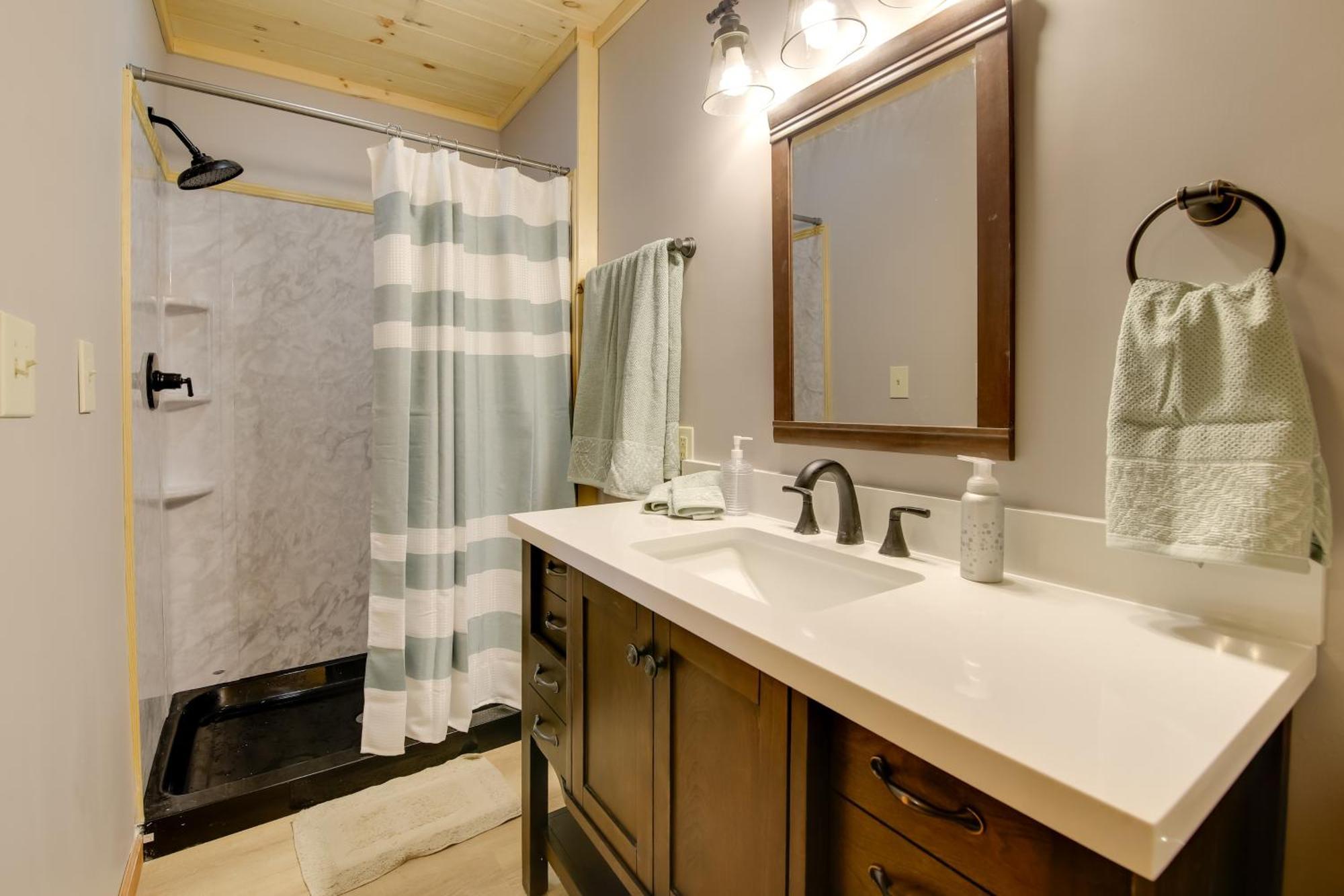 Gatlinburg Mountain Cabin With Hot Tub, Deck And Games Ngoại thất bức ảnh