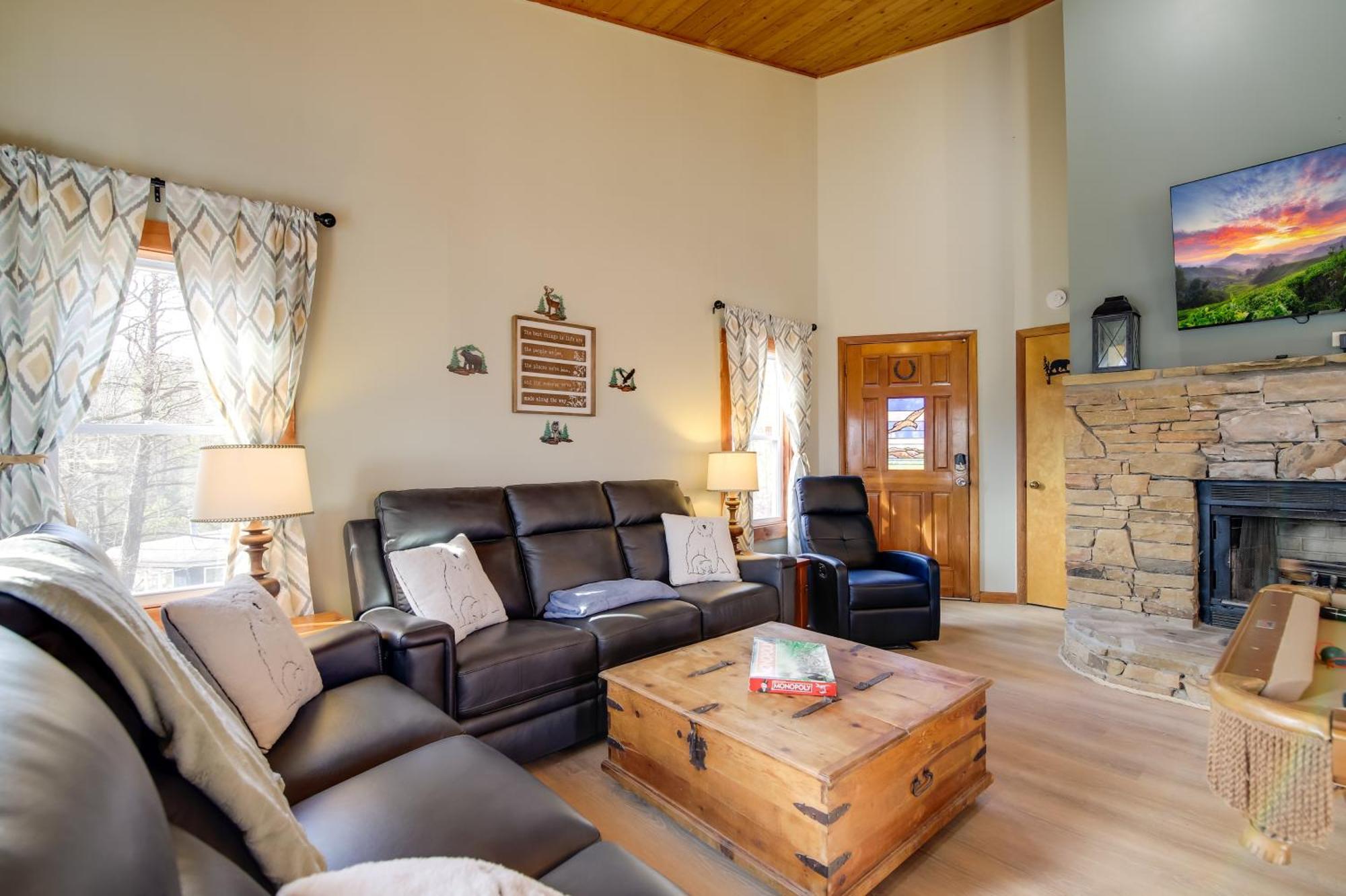 Gatlinburg Mountain Cabin With Hot Tub, Deck And Games Ngoại thất bức ảnh