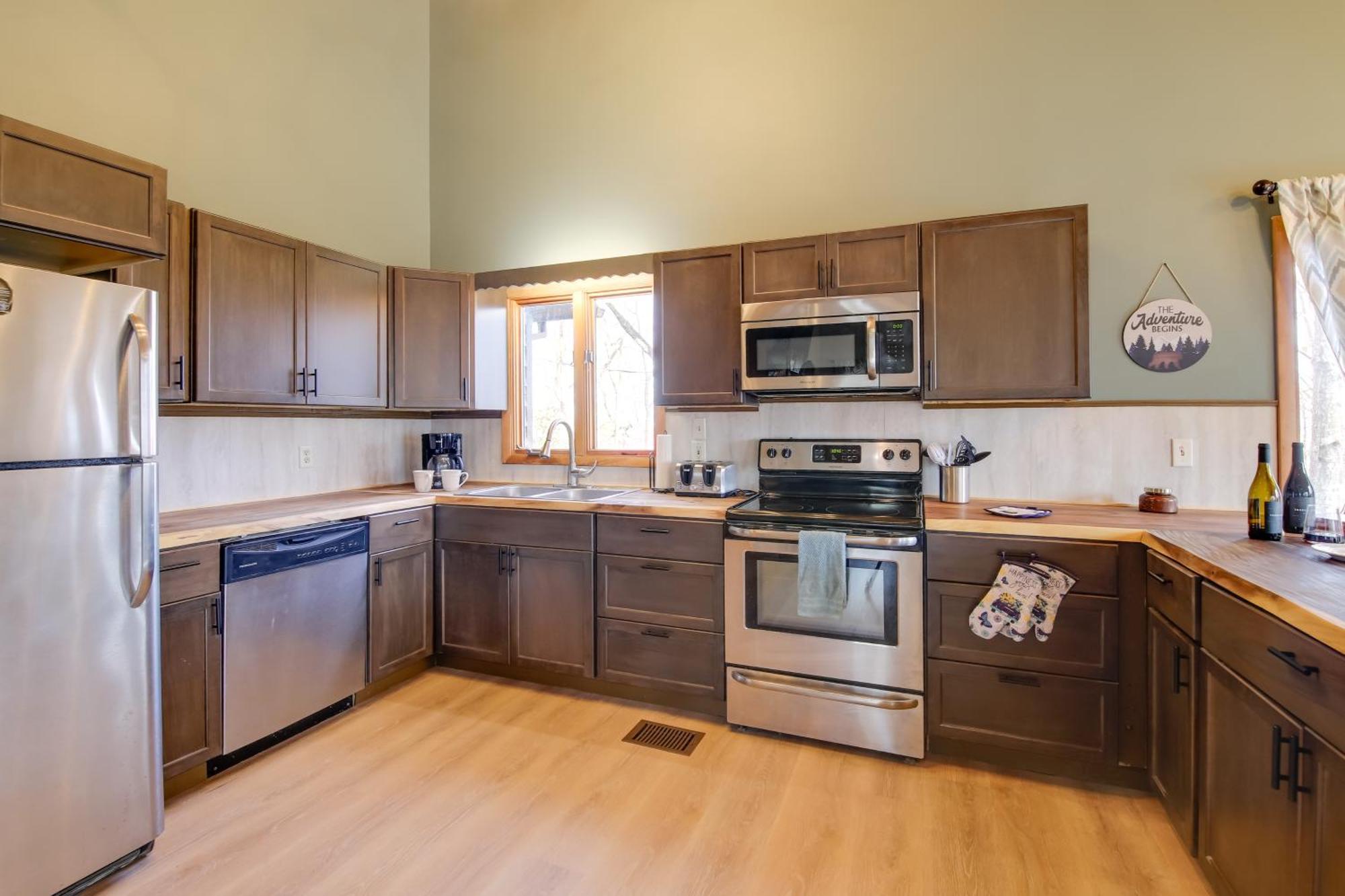 Gatlinburg Mountain Cabin With Hot Tub, Deck And Games Ngoại thất bức ảnh