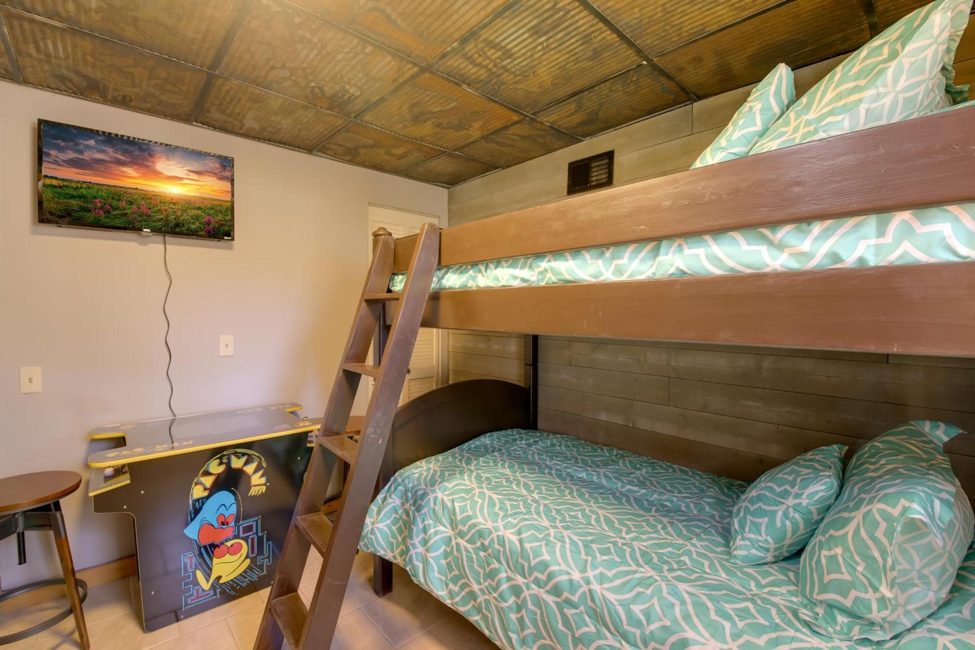 Gatlinburg Mountain Cabin With Hot Tub, Deck And Games Ngoại thất bức ảnh
