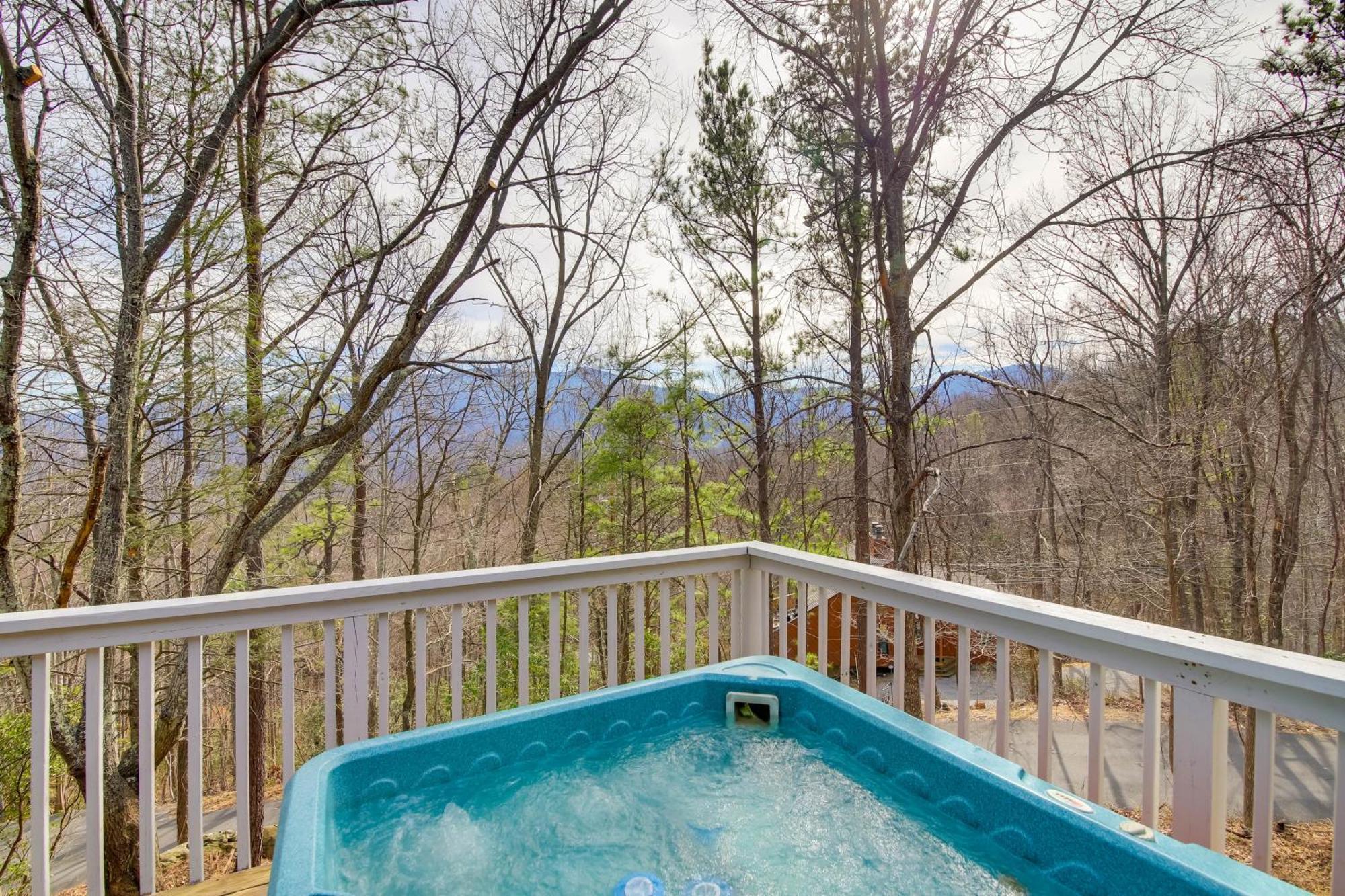 Gatlinburg Mountain Cabin With Hot Tub, Deck And Games Ngoại thất bức ảnh